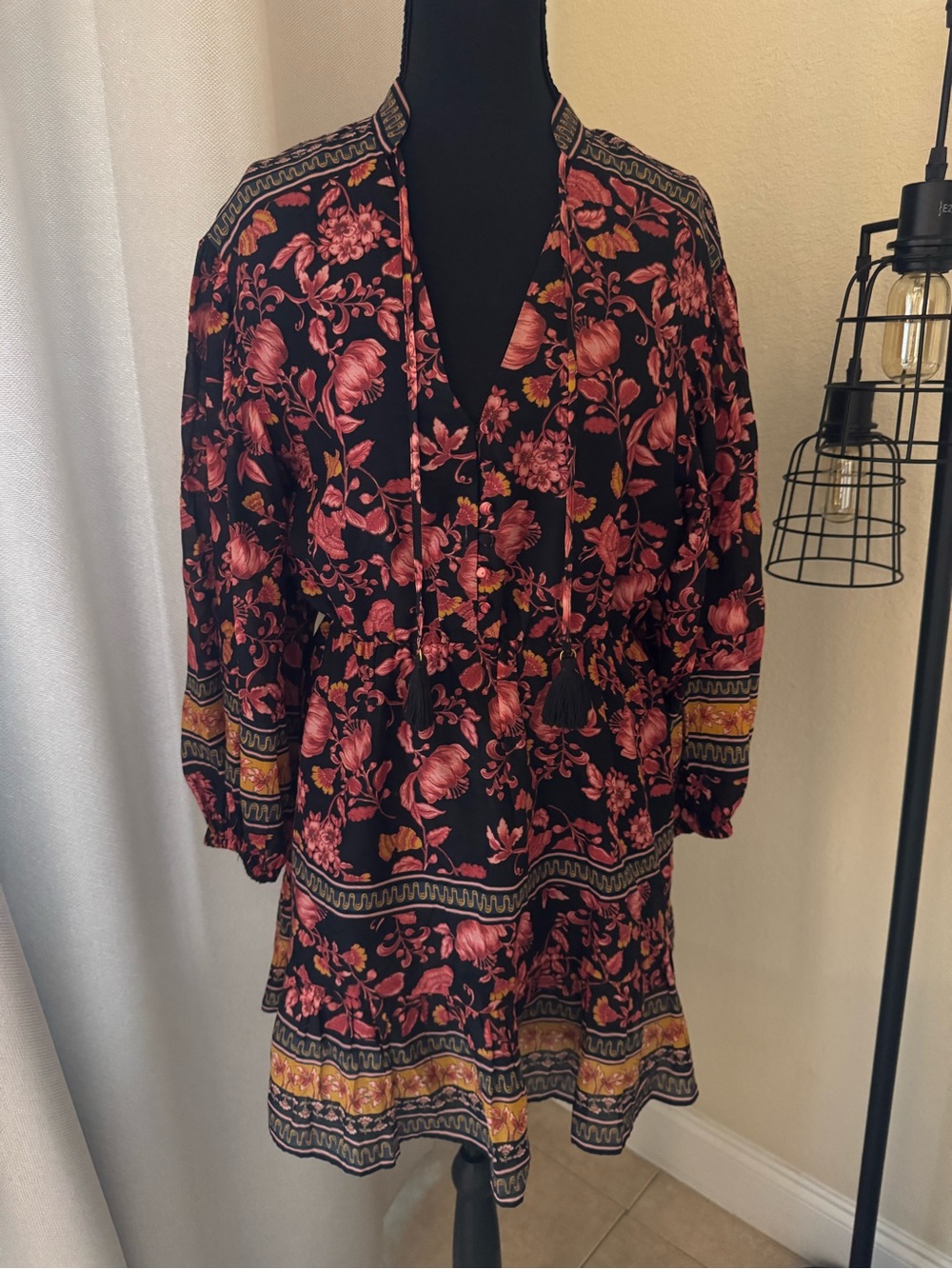 Alice + Olivia Sedona Floral Silk Blend Boho Mini Dress Tassel Tie Size 2 - Picture 2 of 11